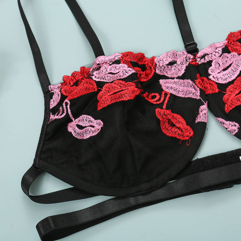 Plus Size Sexy Lingerier Women WIreless Bra Set Floral Panty Embroidery Bralette Red Lips Wholesale CT15715