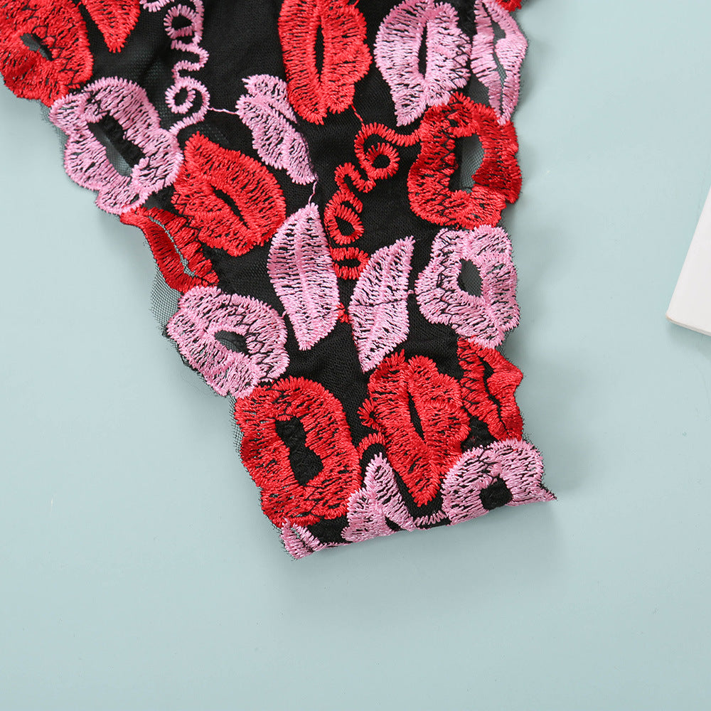 Plus Size Sexy Lingerier Women WIreless Bra Set Floral Panty Embroidery Bralette Red Lips Wholesale CT15715