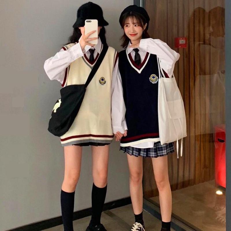 Women Sweater Vest Korean JK Embroidery College Style V Neck Sleeveless Pullover Knitted Vest Woman Sweaters Tops