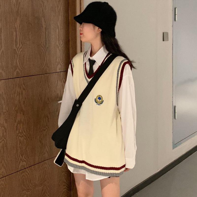 Women Sweater Vest Korean JK Embroidery College Style V Neck Sleeveless Pullover Knitted Vest Woman Sweaters Tops