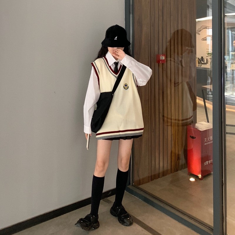 Women Sweater Vest Korean JK Embroidery College Style V Neck Sleeveless Pullover Knitted Vest Woman Sweaters Tops