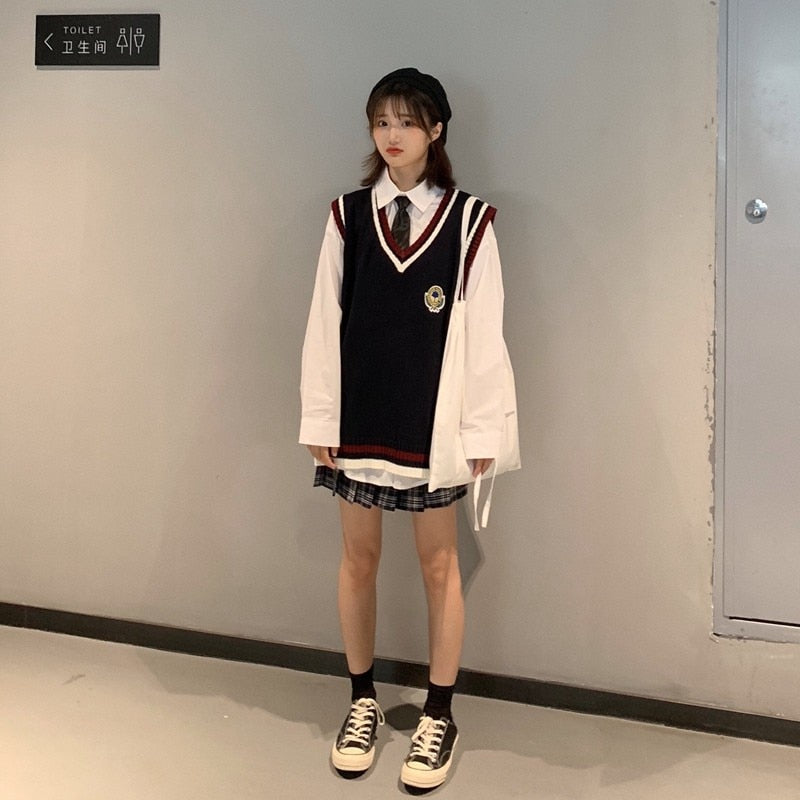 Women Sweater Vest Korean JK Embroidery College Style V Neck Sleeveless Pullover Knitted Vest Woman Sweaters Tops