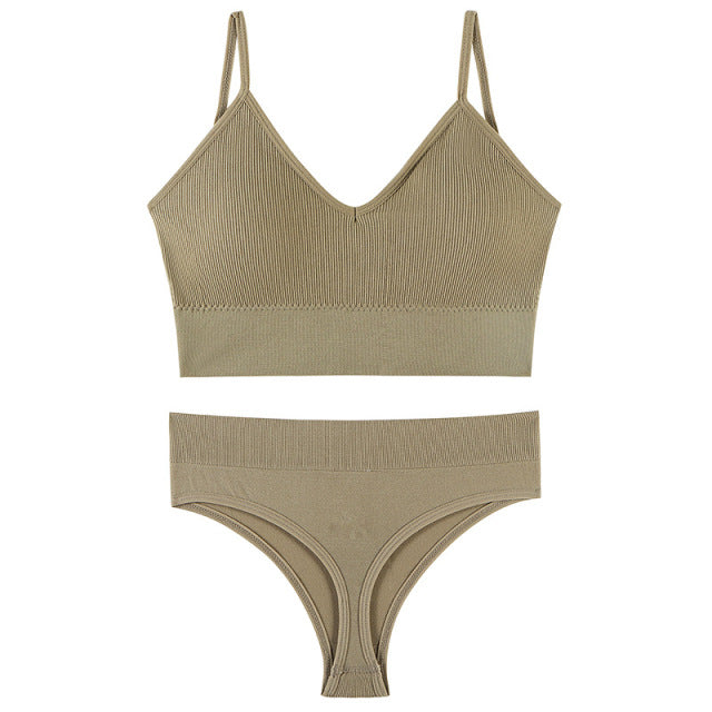 Women Seamless Bra Set Sexy 4Sizes Thong Low Waist Panties No Wire Push Up Vest Bralette Lingerie Brassiere Female Underwear Set