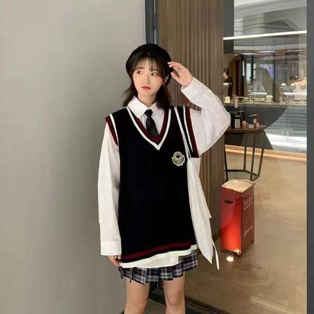 Women Sweater Vest Korean JK Embroidery College Style V Neck Sleeveless Pullover Knitted Vest Woman Sweaters Tops
